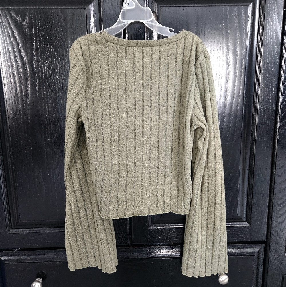 Shein Woman's Ribbed Top with Flared Sleeves - Olive Green